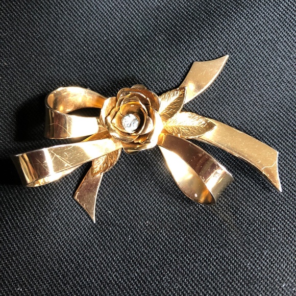 Ribbon Brooch - Picture 1 of 3
